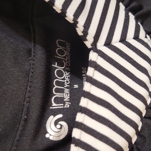 NEW York & Company athletic top M - Picture 3 of 4